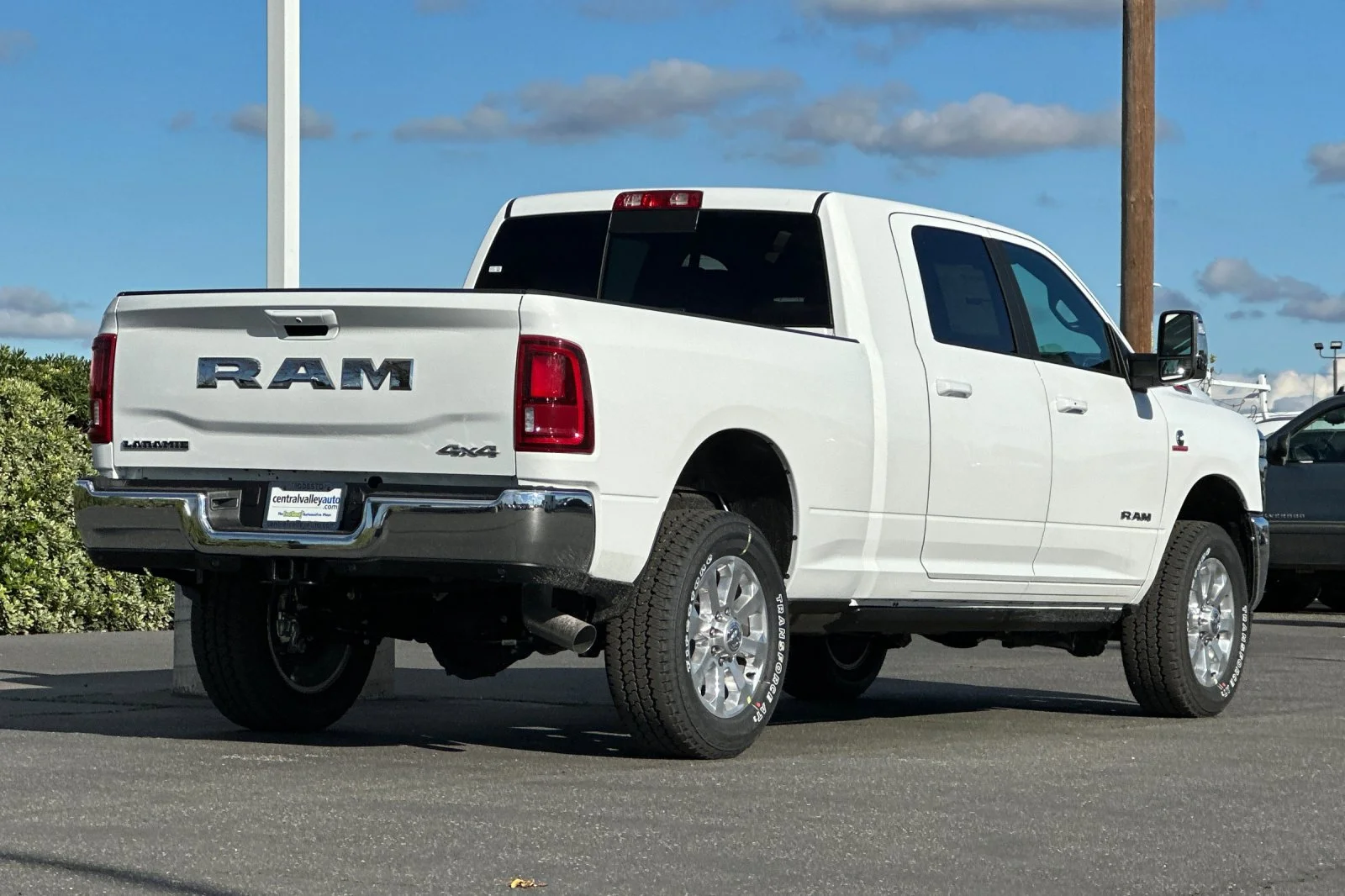 New 2026 Bright White Clear-Coat Exterior Paint RAM Laramie image 4