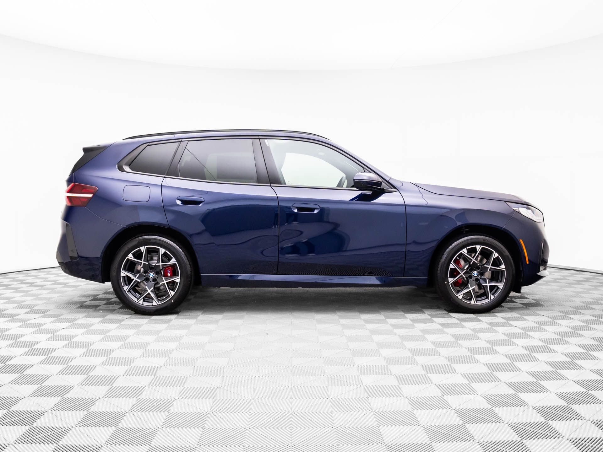 New 2026 Tanzanite Blue II Metallic BMW 30 xDrive image 7