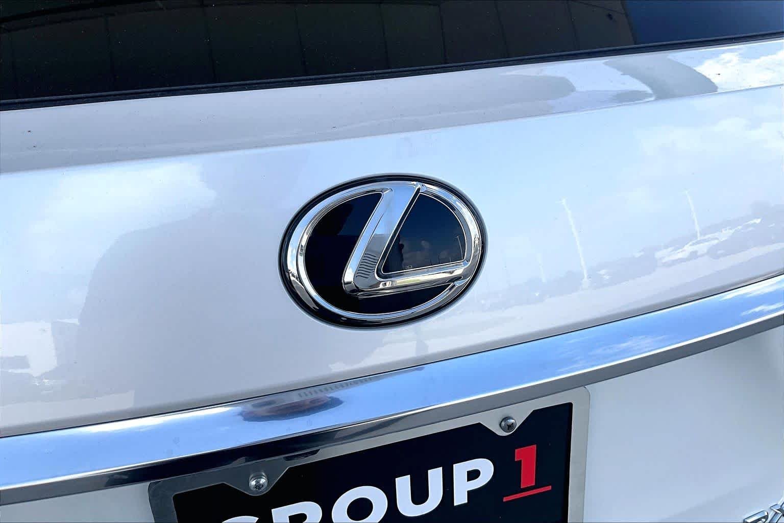 Used 2016 Eminent White Pearl Lexus  image 10