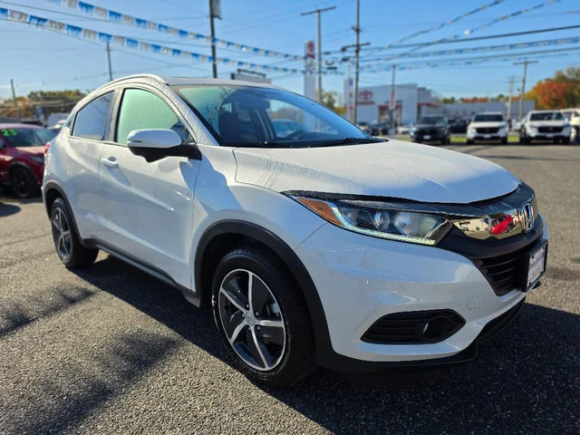 Certified Used 2022 Platinum White Pearl Honda AWD EX image 9