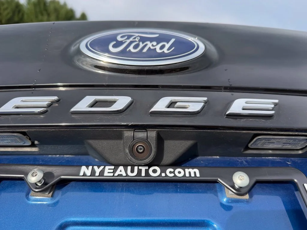 Used 2024 Blue Ford SEL image 43