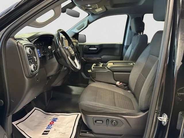 Used 2020 Onyx Black GMC SLE image 10