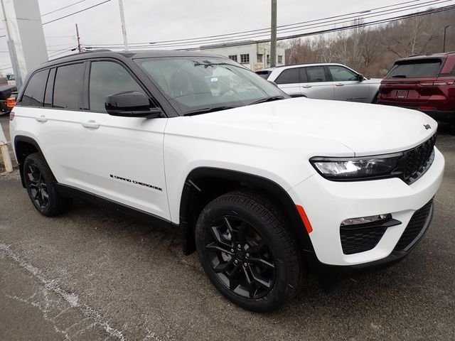 New 2025 Bright White Clear-Coat Exterior Paint Jeep Limited image 9