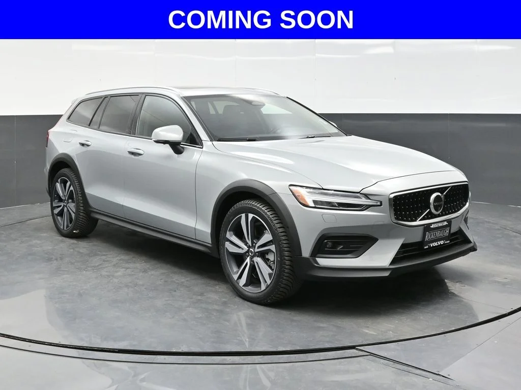2025 Volvo V60 Cross Country B5 Plus AWD's photo