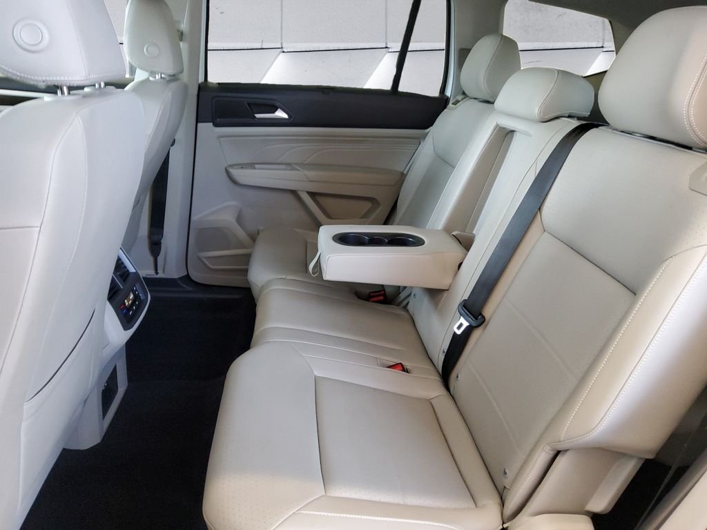Used 2023 White Volkswagen 3.6L V6 SE w/Technology image 18