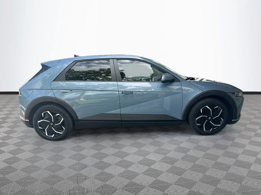 Used 2024 Blue Hyundai SEL image 5