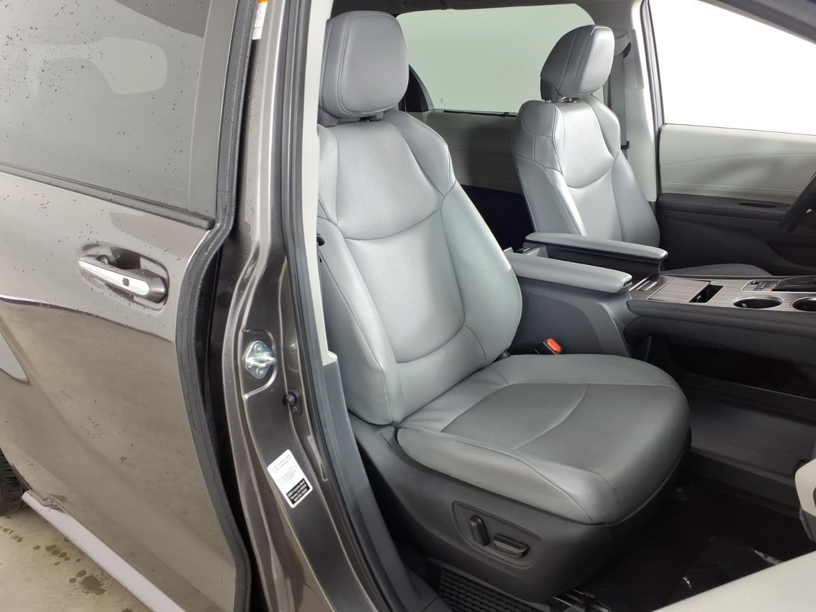 2024 Toyota Sienna XLE - Photo 29