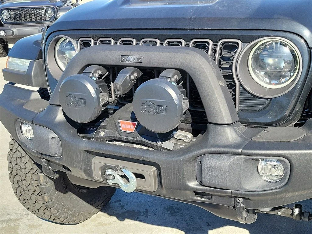 New 2024 Black Clear-Coat Exterior Paint Jeep Rubicon 392 image 22
