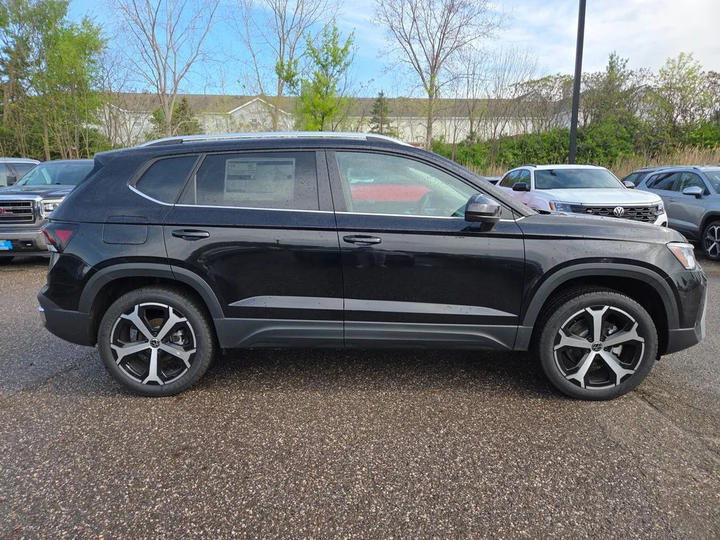 New 2026 Deep Black Pearl Volkswagen 1.5T SEL image 3