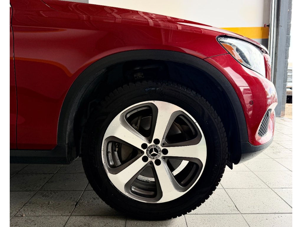 Used 2019 designo Cardinal Red Metallic Mercedes-Benz 300 image 11