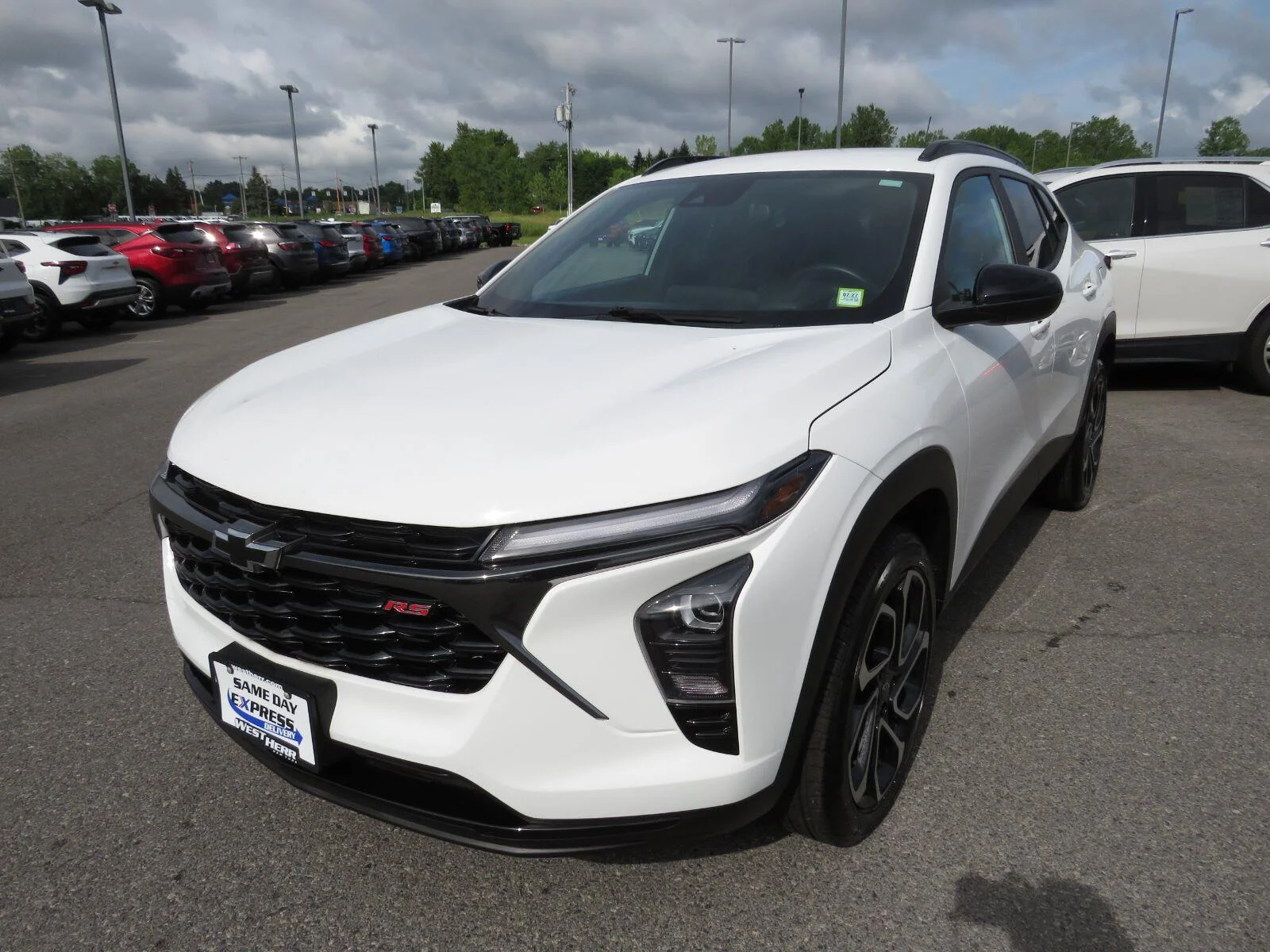 Used 2025 Summit White Chevrolet 2RS image 9