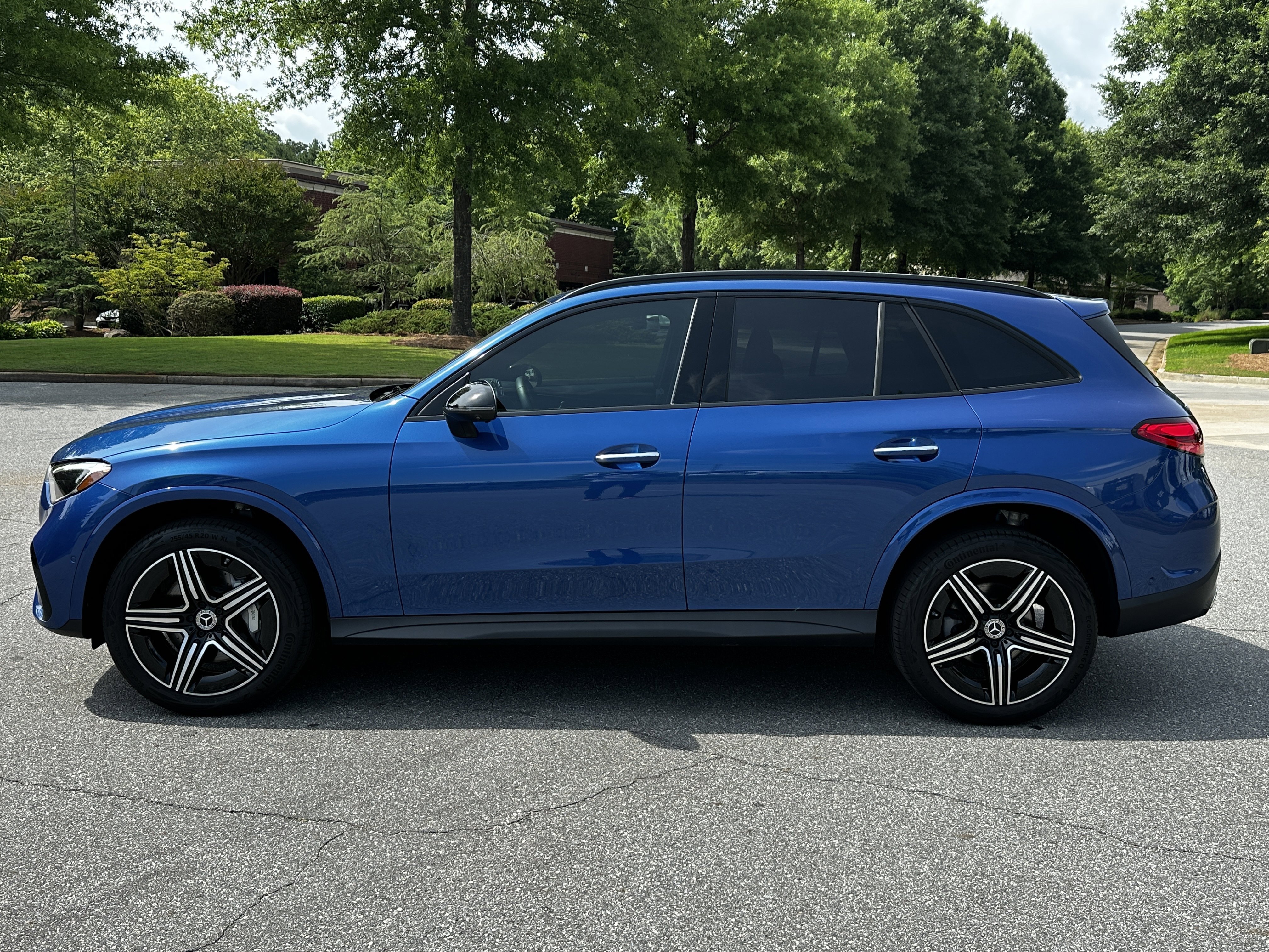 Certified Used 2025 Blue Mercedes-Benz GLC 300 image 5