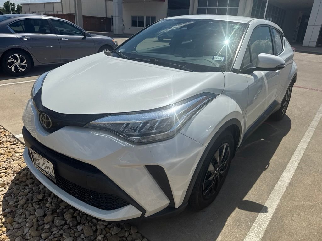 Used 2021 White Toyota LE image 9