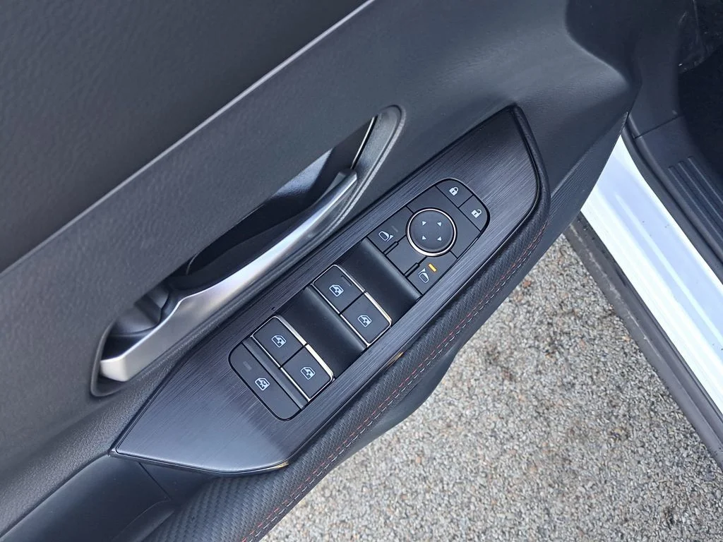 2026 Nissan KICKS SR AWD - Photo 12