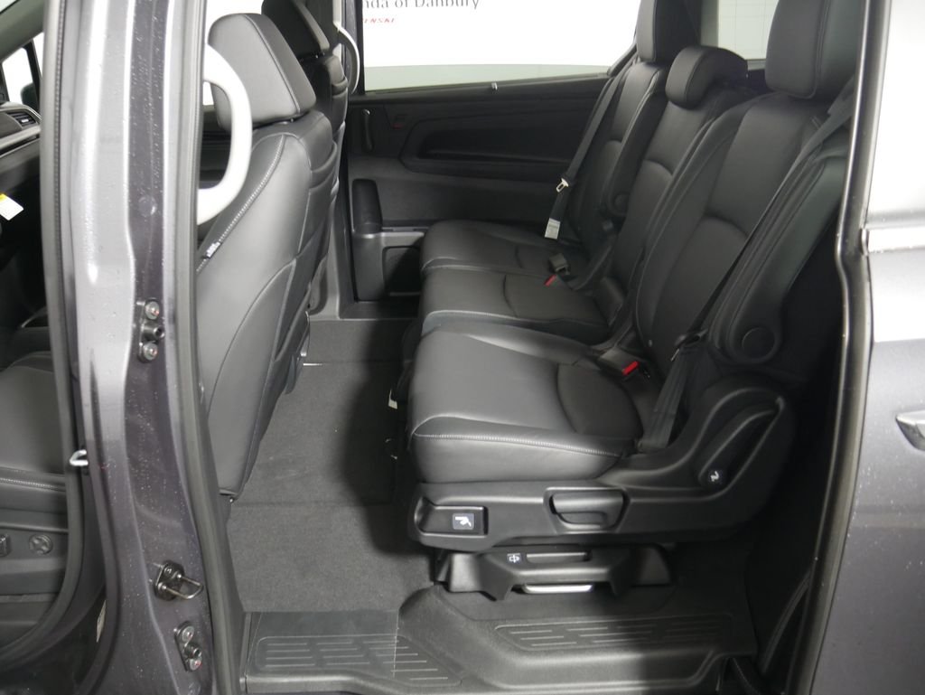 2026 Honda Odyssey Touring - Photo 15