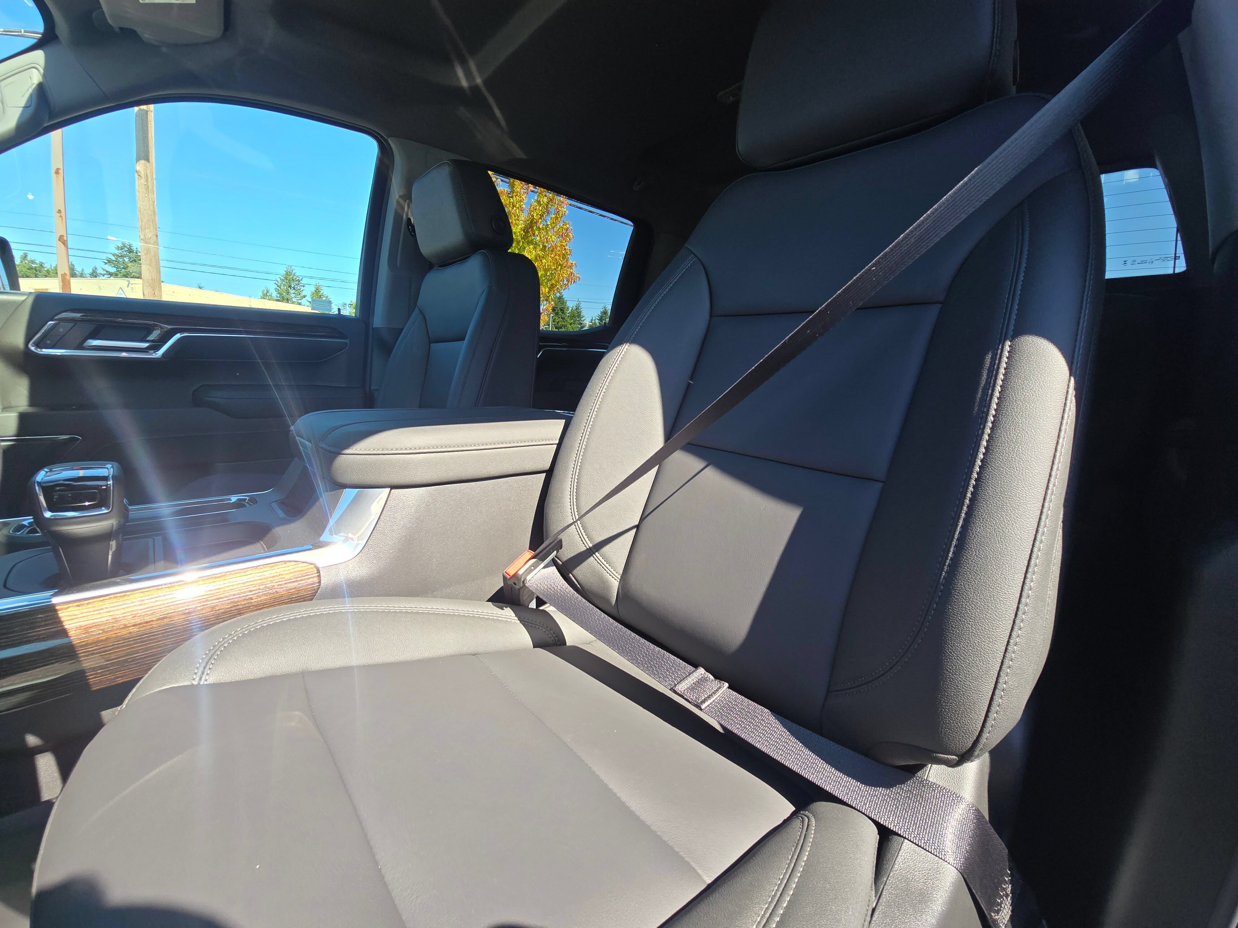 New 2026 Onyx Black GMC Elevation image 15