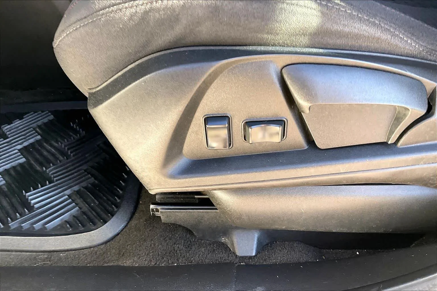 Used 2014 Summit White Chevrolet LS image 30