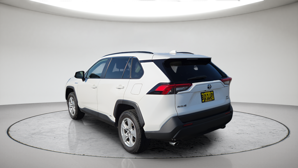 Used 2021 White Toyota XLE image 15