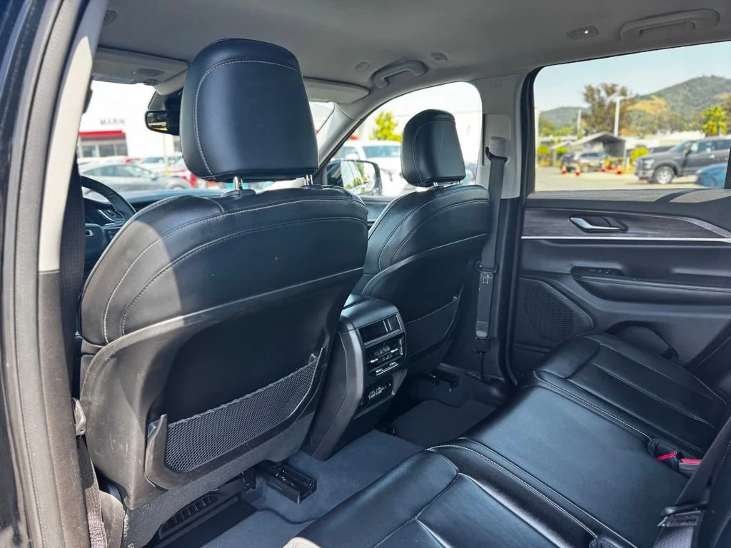 Used 2023 Black Jeep Limited image 19