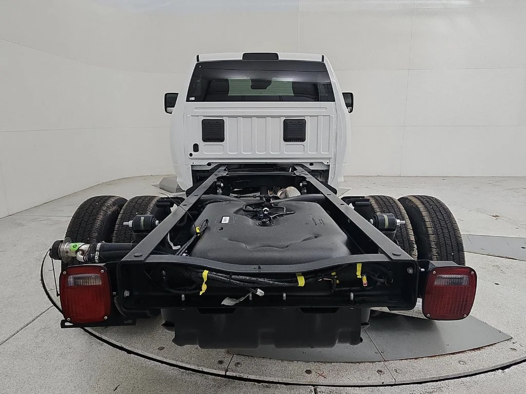 2026 RAM 3500 Chassis Tradesman - Photo 7