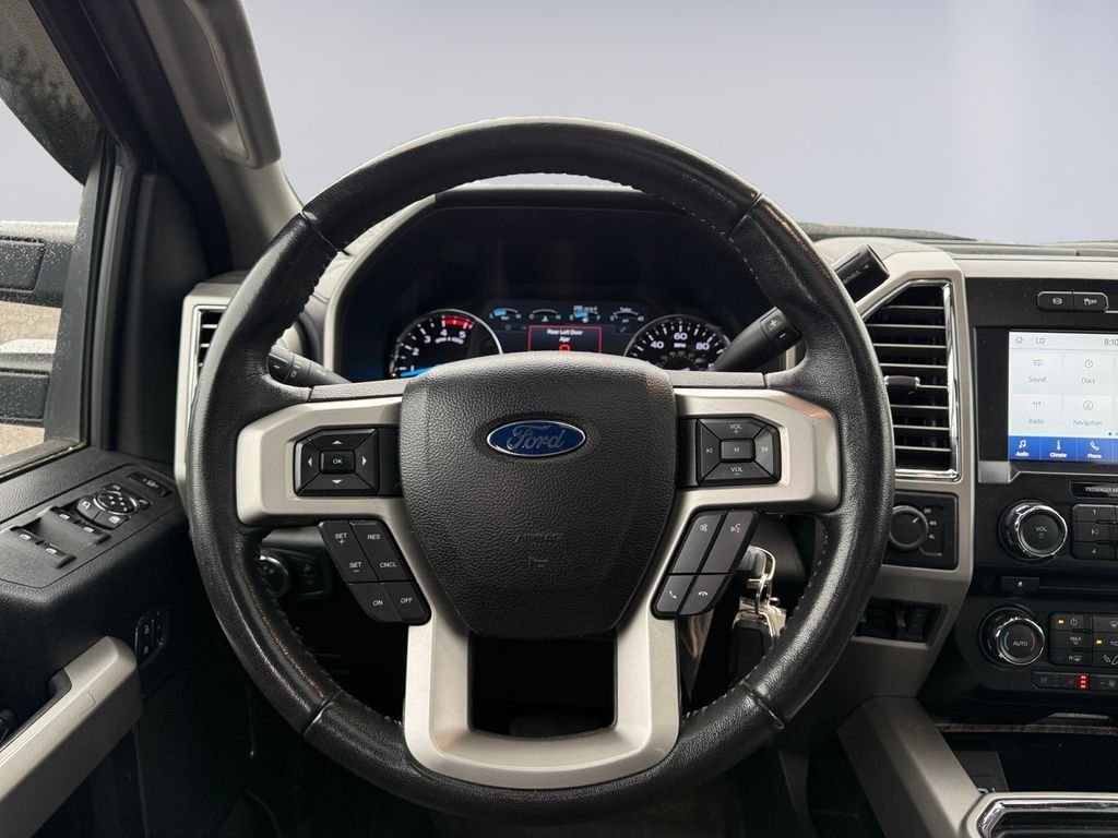Used 2017  Ford Lariat image 14
