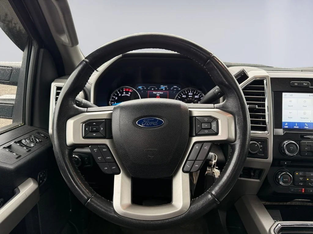 Used 2017  Ford Lariat image 14