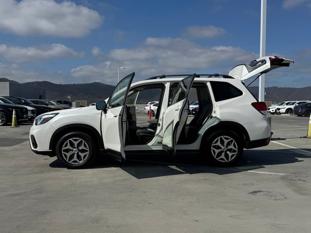 Used 2020 Crystal White Pearl Subaru Premium image 27