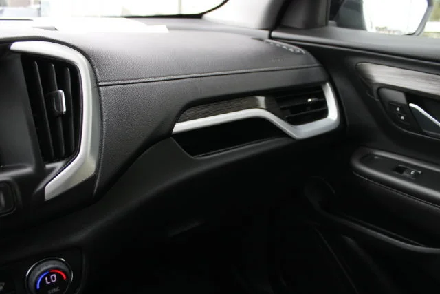Used 2023 SUMMIT WHITE GMC SLE image 16