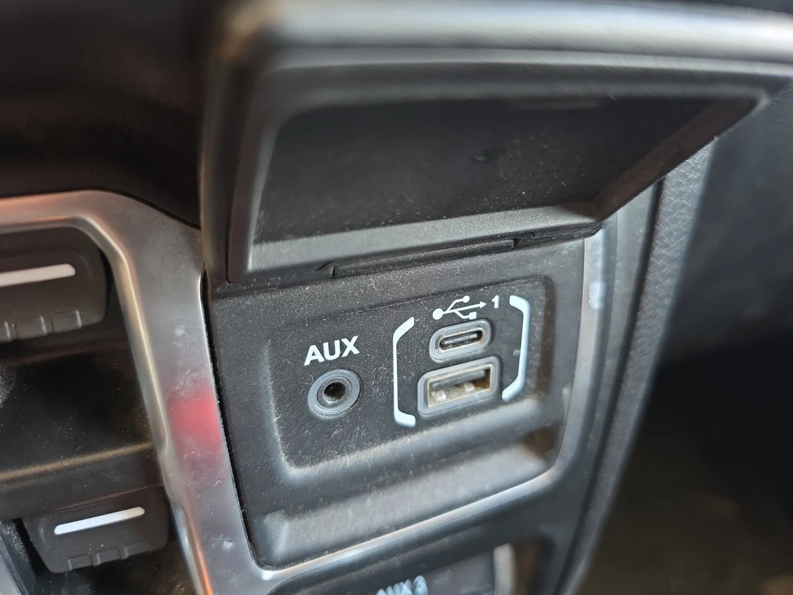 Used 2025 Fathom Blue Pearlcoat Jeep Mojave image 18