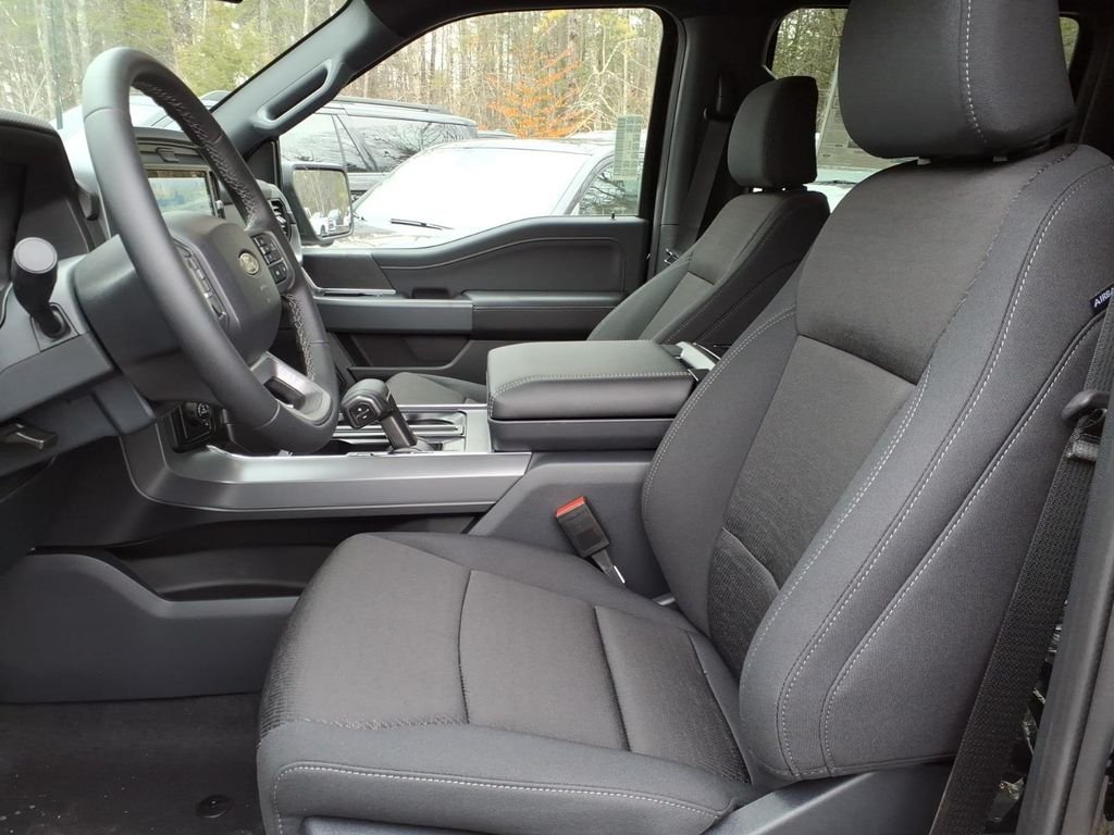 New 2026 Agate Black Metallic Ford XLT image 11