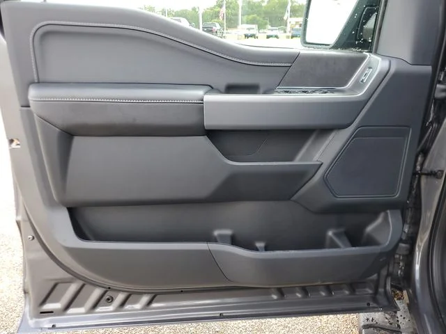 New 2026 Carbonized Gray Metallic Ford XLT image 17