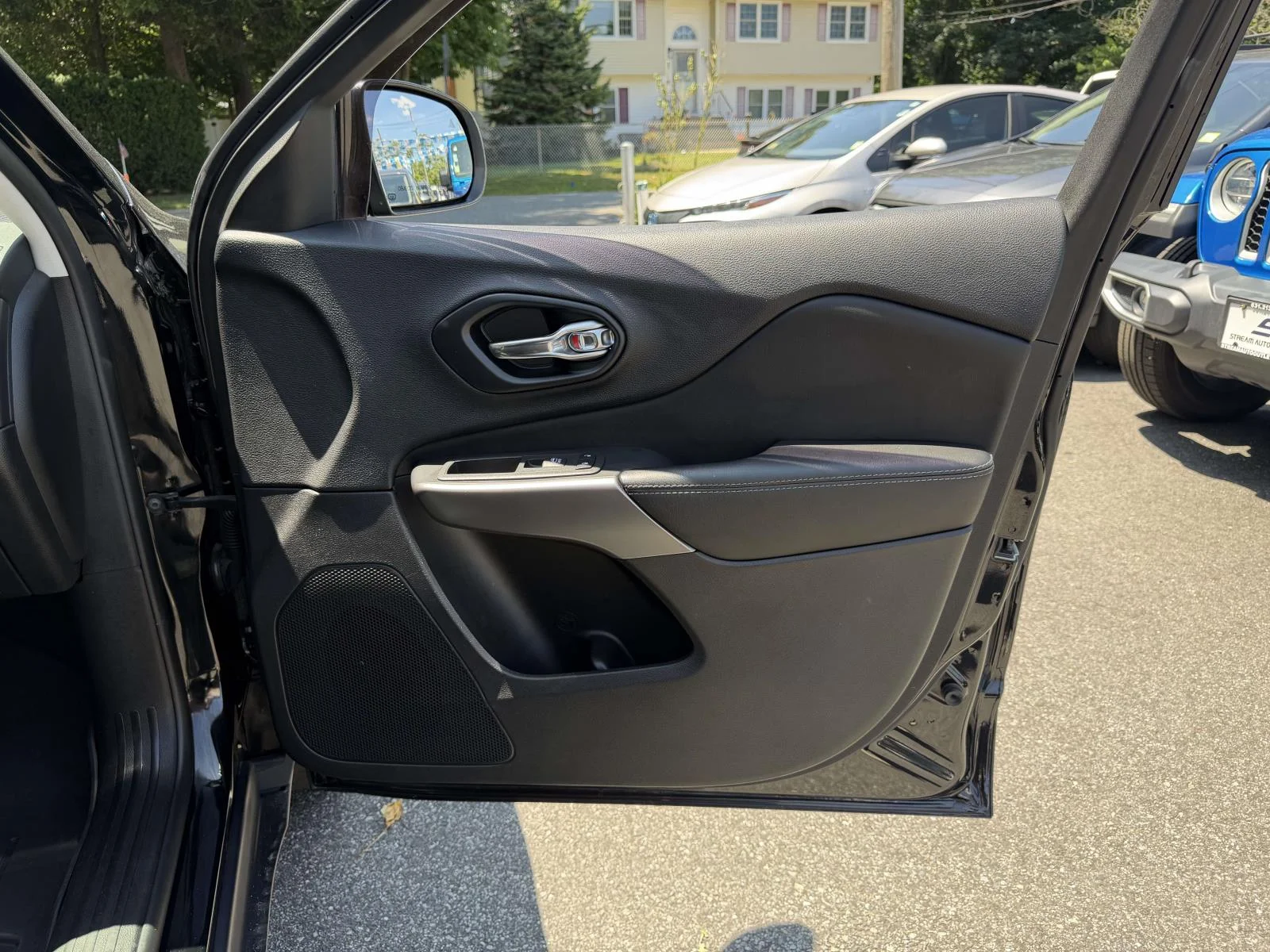 Used 2022 Black Jeep Limited image 12