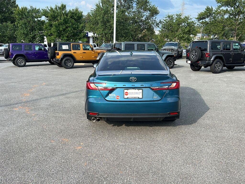 Used 2025 Ocean Gem Toyota SE image 4