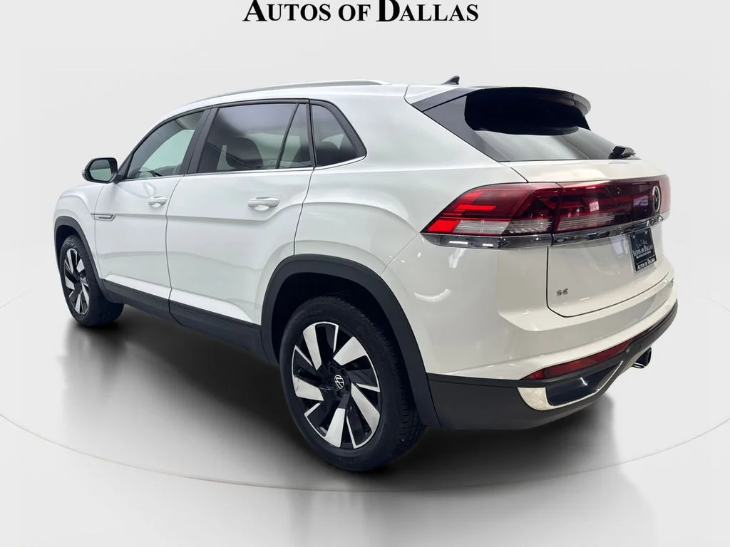 Used 2025 White Volkswagen 2.0T SE w/Technology image 9