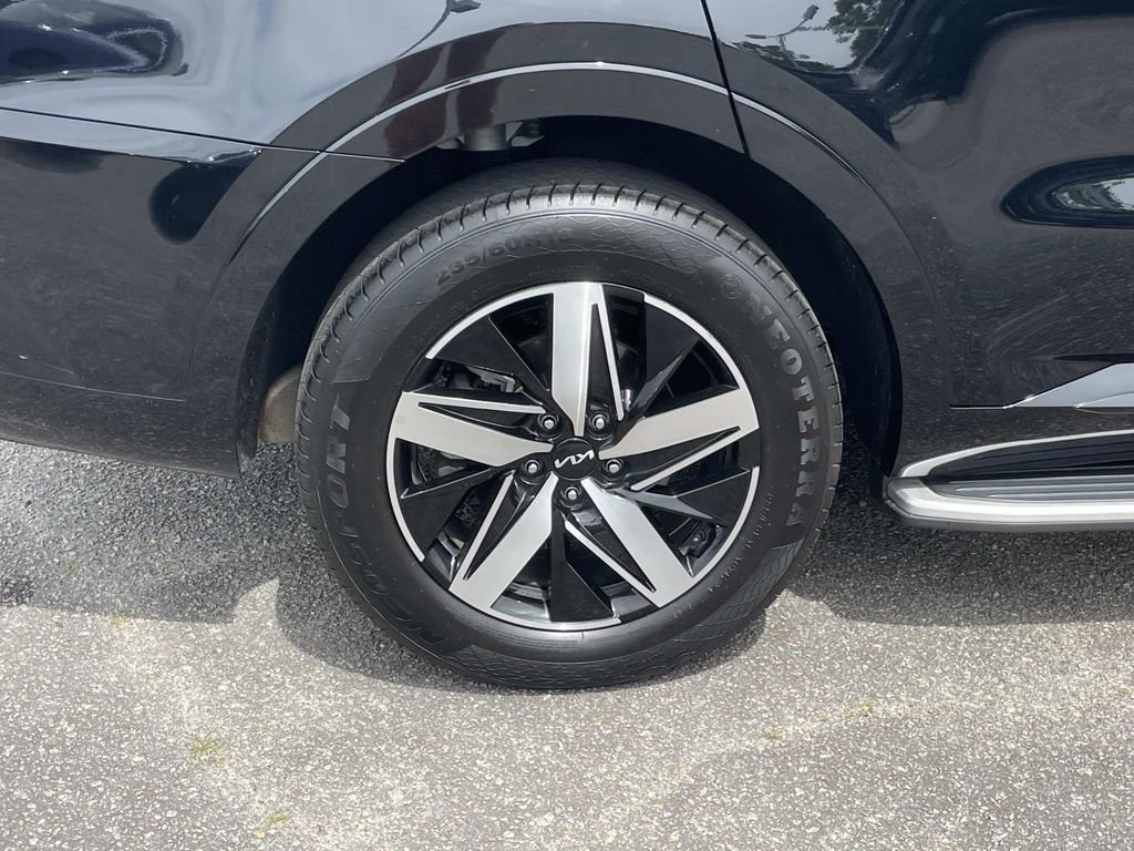 Used 2023 Black Kia EX image 7