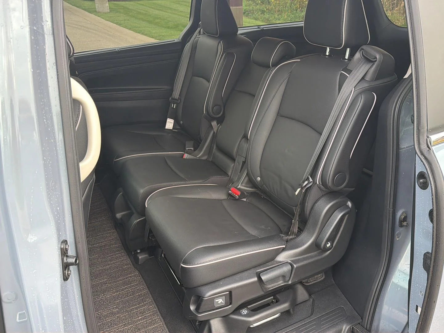 Used 2025 Sonic Gray Pearl Honda Touring image 10