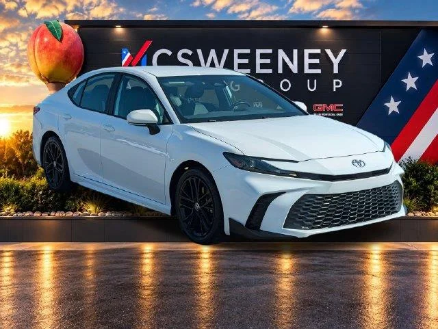Used 2025  Toyota LE image 7
