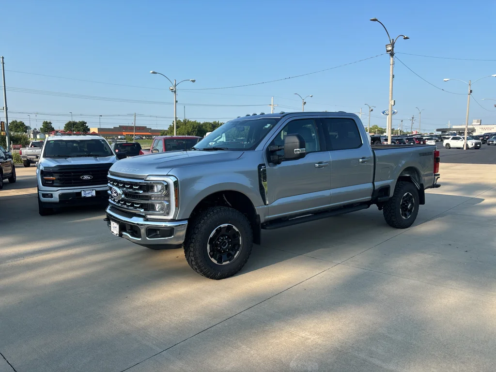 New 2027 Iconic Silver Metallic Ford F-250® XLT image 6