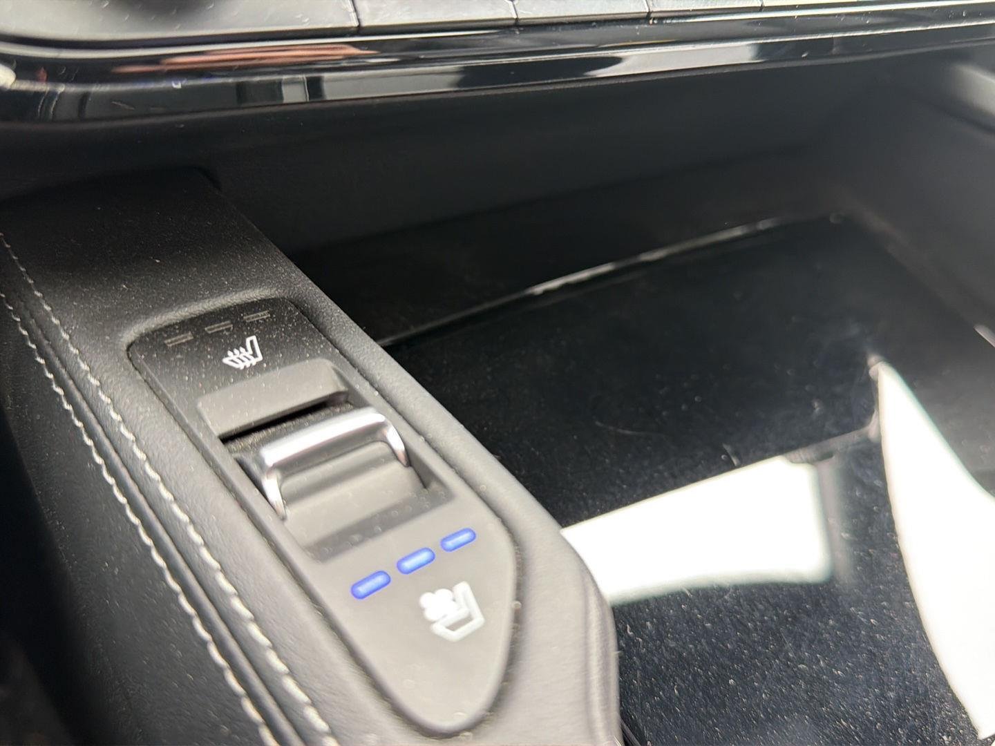 Used 2025 Wolf Gray Kia EX X-Pro image 12