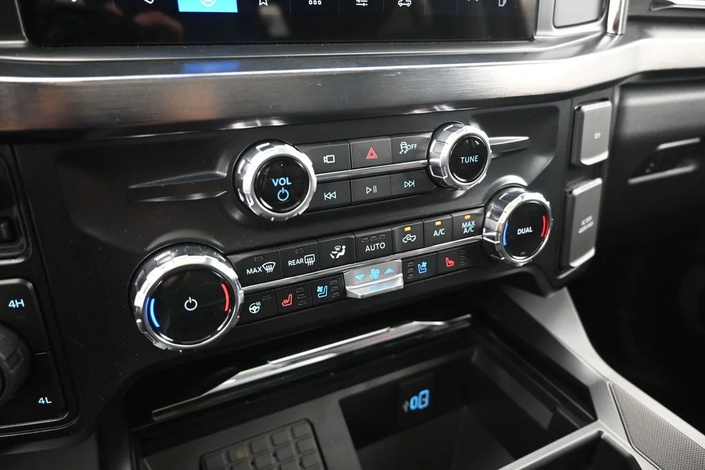 New 2026 Glacier Gray Metallic Tri-Coat Ford Lariat image 16