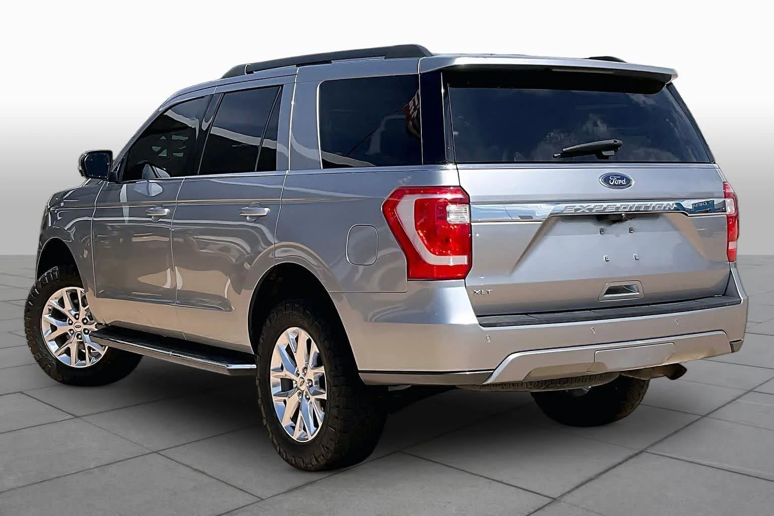 Used 2020 Iconic Silver Ford XLT image 13
