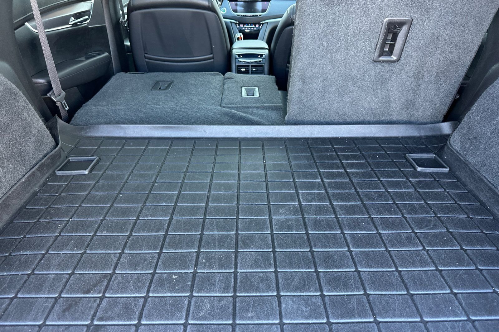 Used 2018 Silver Cadillac Premium Luxury image 15
