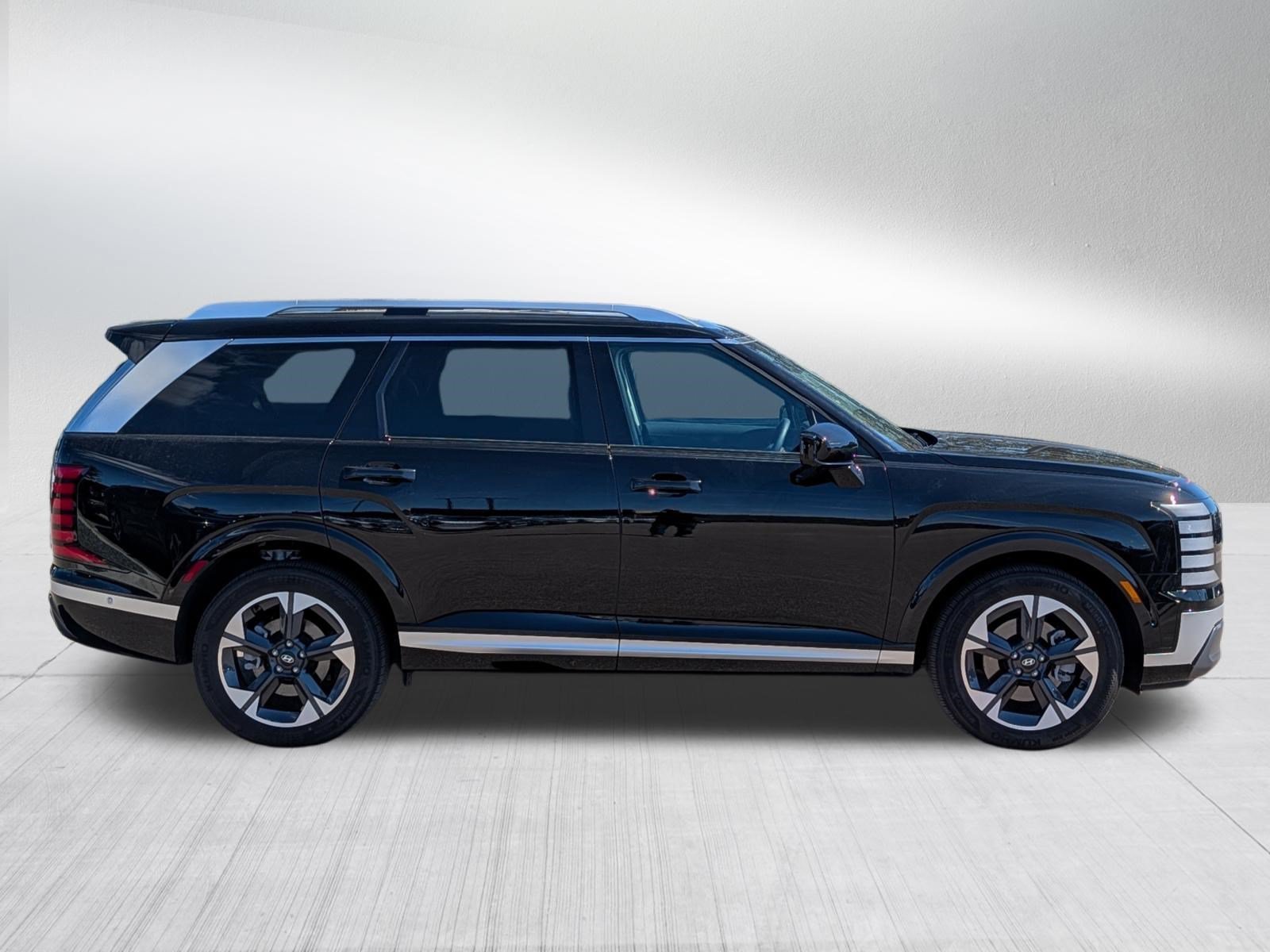 2026 Hyundai Palisade Limited - Photo 8