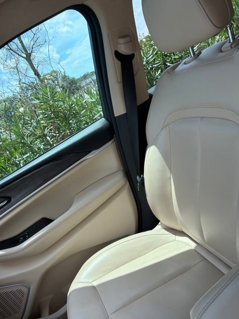 Used 2021 Diamond Black Jeep Limited image 3