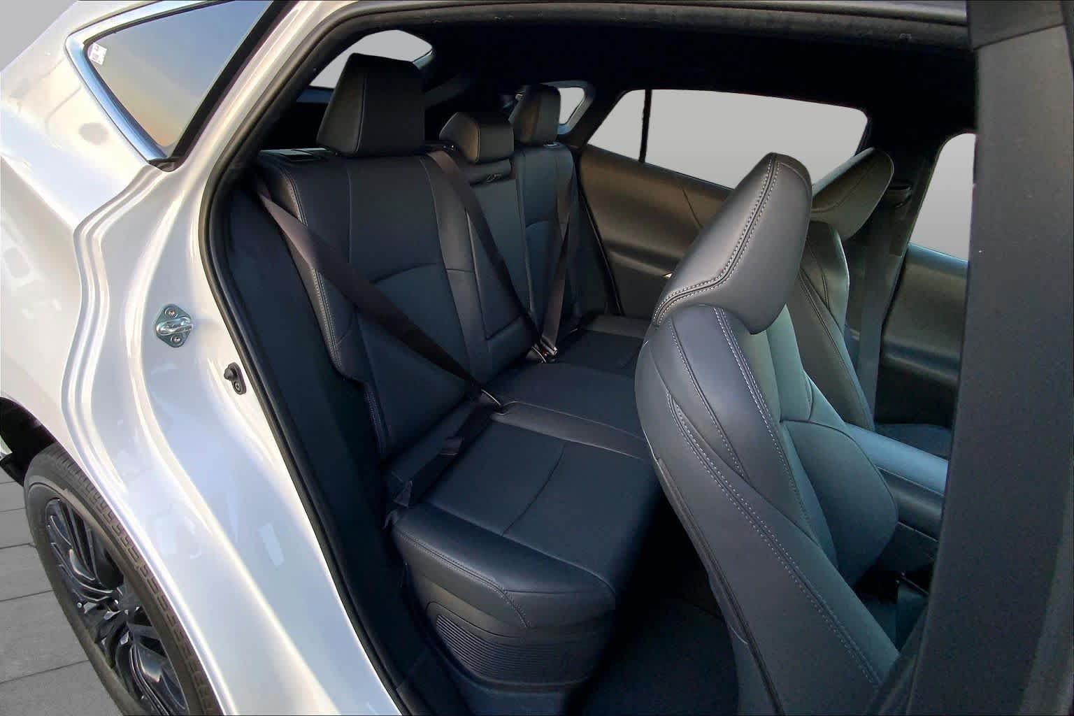 Used 2024 Wind Chill Pearl Toyota Nightshade image 17
