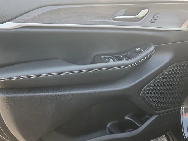 2023 Jeep Grand Cherokee L Limited - Photo 13