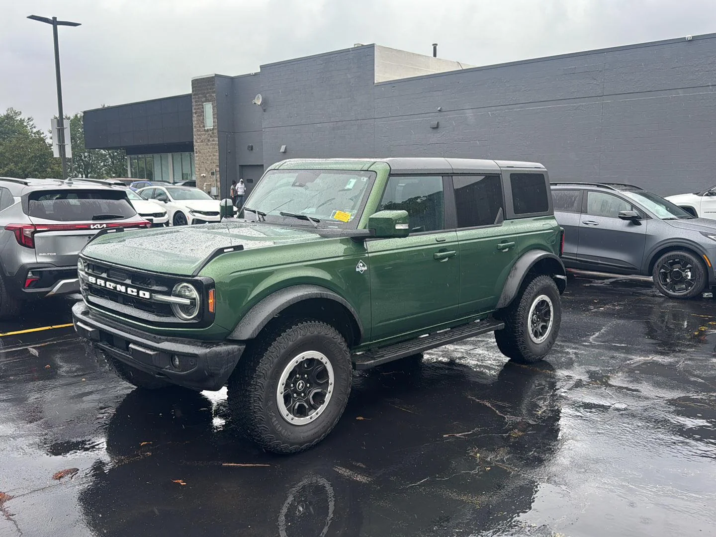 Used 2023 Eruption Green Ford Outer Banks image 3