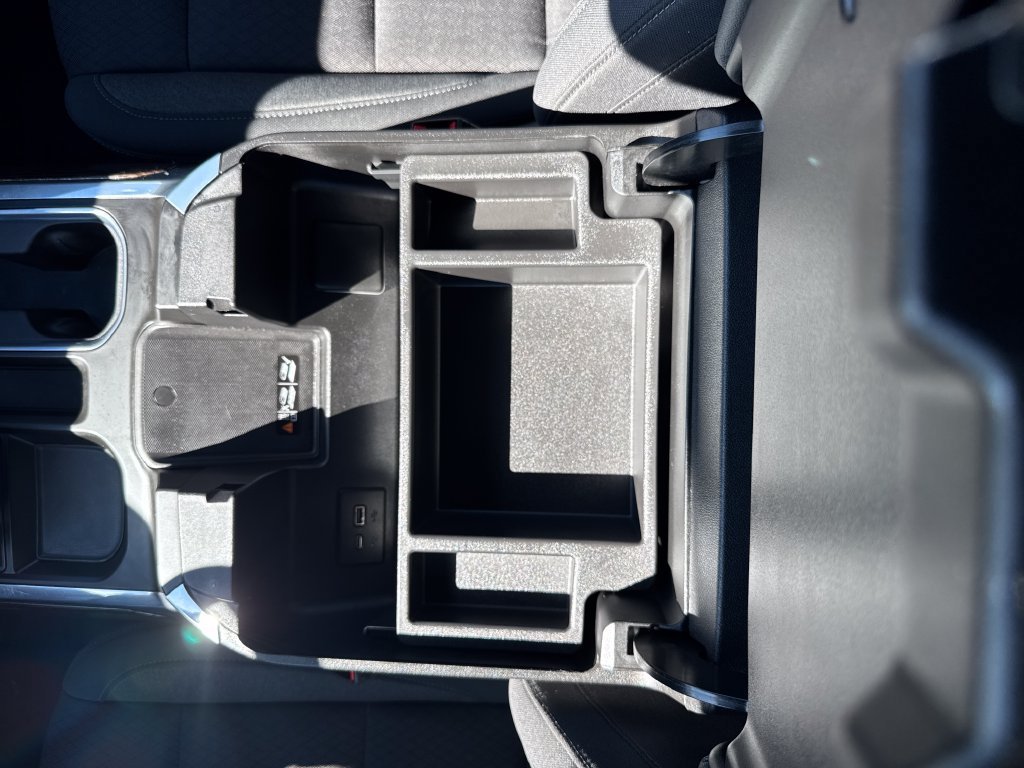 Used 2023 DESERT SAND METALLIC GMC Elevation image 25