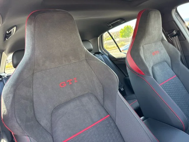 New 2026 Moonstone Gray Volkswagen 2.0T SE image 19