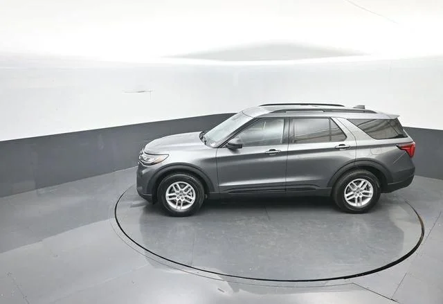 New 2026 Carbonized Gray Metallic Ford Active image 23